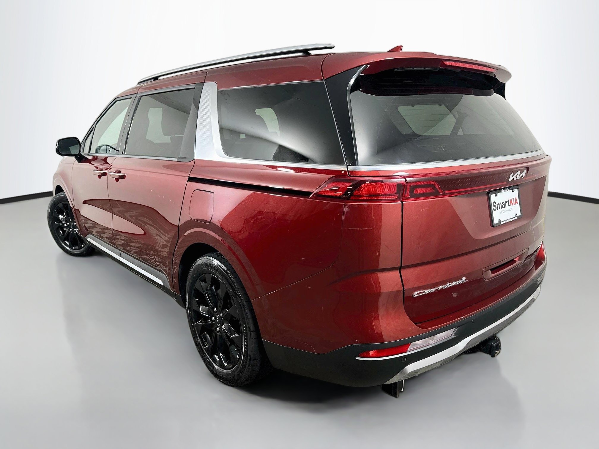 Used 2022 Kia Carnival SX FWD image 5