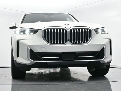 Used 2024 BMW X5 xDrive40i w/ Premium Package image 42