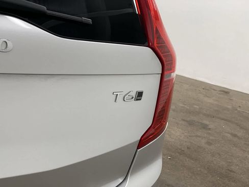 Used 2018 Volvo XC90 T6 Momentum w/ Convenience Package image 11