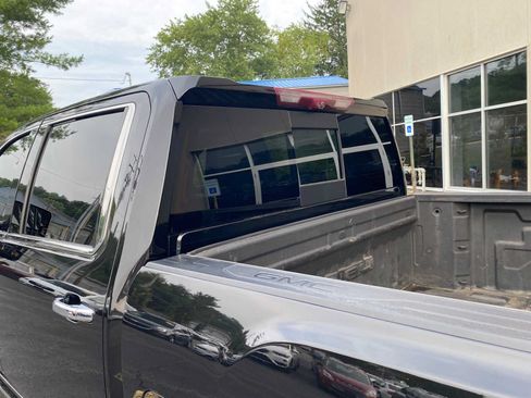 Used 2022 GMC Sierra 2500 Denali w/ Denali Black Diamond Edition AWD/4WD image 29