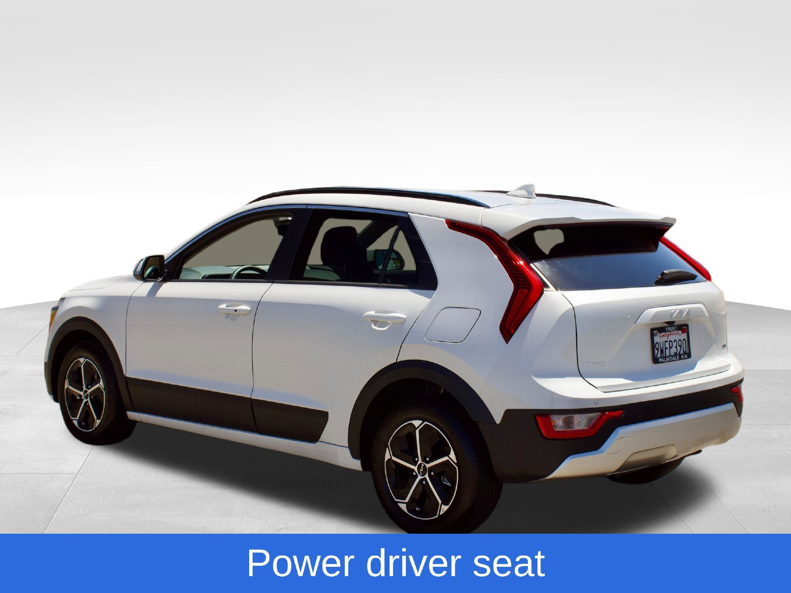 Used 2025 Kia Niro EX FWD image 8
