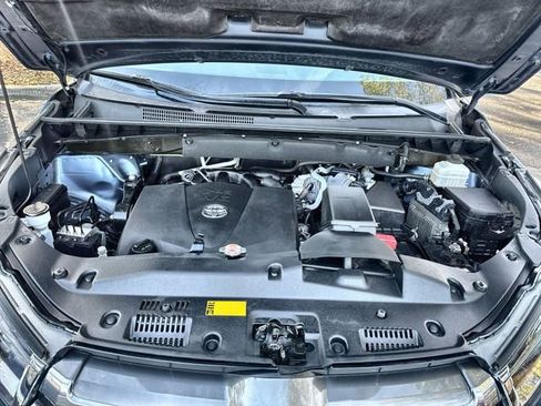 Used 2019 Toyota Highlander Limited Platinum image 35