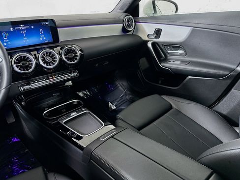 Used 2025 Mercedes-Benz CLA 250 4MATIC image 22