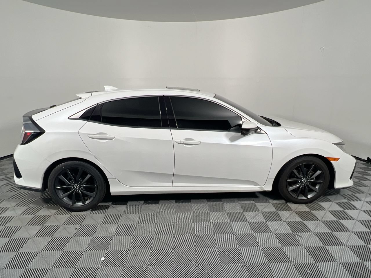 Used 2020 Honda Civic EX image 2
