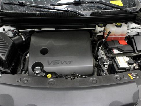 Used 2024 Buick Enclave Premium AWD/4WD image 17
