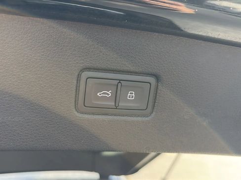 Used 2022 Audi Q7 3.0T Premium w/ Convenience Package image 23