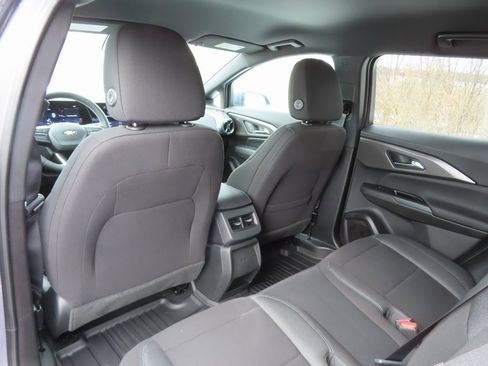 New 2026 Chevrolet Equinox EV LT image 21