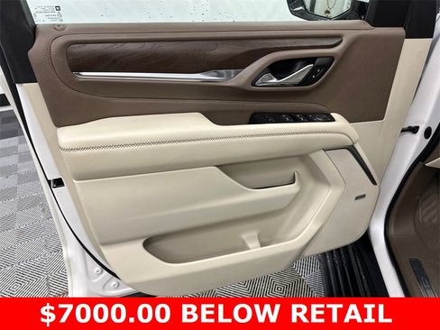 Used 2021 GMC Yukon XL Denali w/ Denali Premium Package image 11