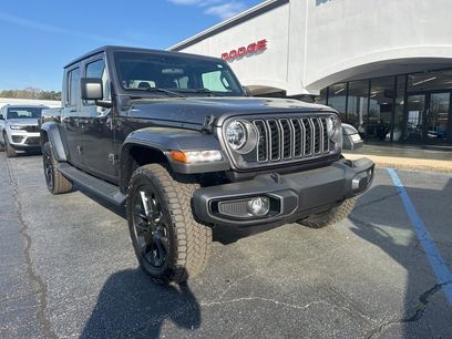 New 2025 Jeep Gladiator Sport