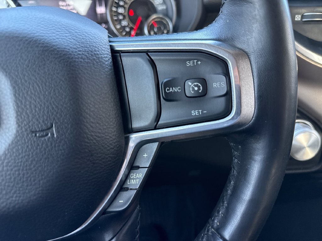 Used 2019 RAM 1500 Laramie AWD/4WD image 16