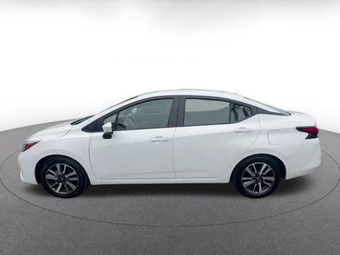 Used 2025 Nissan Versa SV FWD image 9