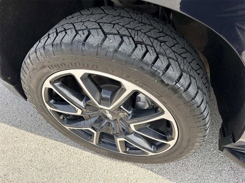 Used 2022 Chevrolet Tahoe RST image 34