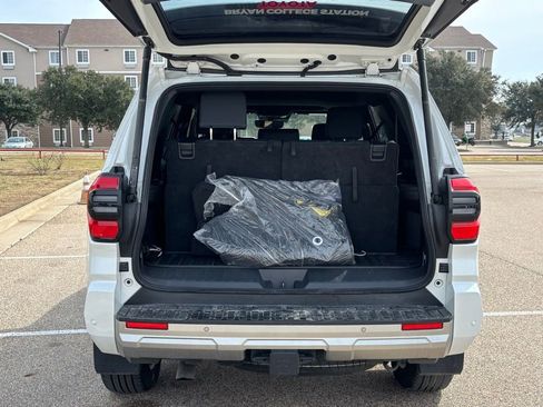 Used 2025 Toyota 4Runner Limited image 6