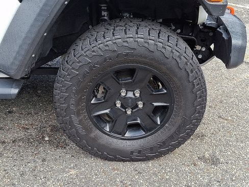 Certified 2021 Jeep Gladiator Mojave AWD/4WD image 9