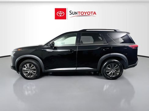 Used 2024 Nissan Pathfinder SV FWD image 7