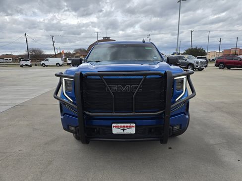 Used 2024 GMC Sierra 1500 Elevation w/ LPO, Elevation Black Package image 8