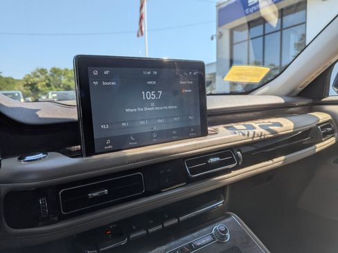 Used 2020 Lincoln Aviator Reserve w/ Equipment Group 202A image 22