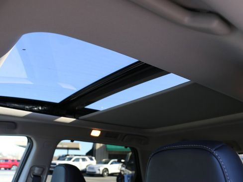 Used 2025 Nissan Pathfinder Platinum w/ Cargo Package image 26