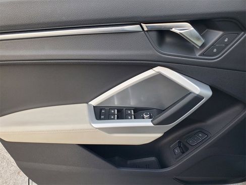 Used 2022 Audi Q3 2.0T Premium Plus w/ Premium Plus Package image 20