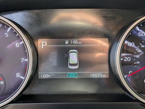 Certified 2024 Kia Carnival LX FWD image 35