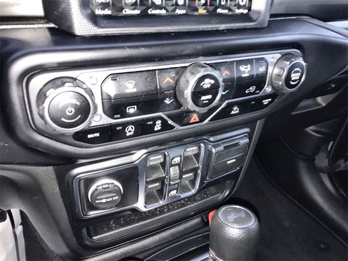 Used 2023 Jeep Wrangler Sahara image 19