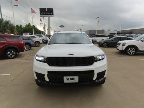 Used 2021 Jeep Grand Cherokee L Laredo AWD/4WD image 4