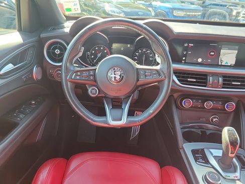 Used 2022 Alfa Romeo Stelvio Veloce AWD/4WD image 21
