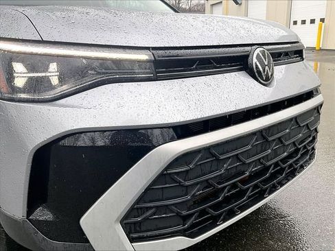 Used 2025 Volkswagen Taos S image 29