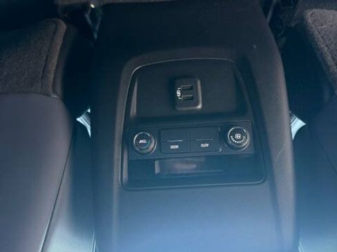 Used 2022 Buick Enclave Essence w/ LPO, Floor Liner Package AWD/4WD image 18