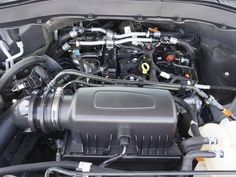 Used 2023 Ford Explorer XLT w/ Equipment Group 202A RWD image 34