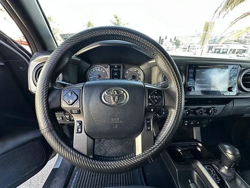 Used 2018 Toyota Tacoma TRD Sport RWD image 22