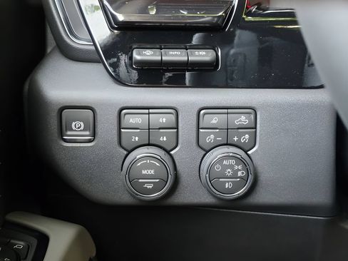 New 2026 Chevrolet Silverado 1500 ZR2 w/ Dark Appearance Package AWD/4WD image 25
