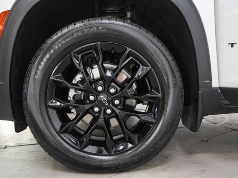 Used 2025 Chevrolet Traverse LT w/ Midnight/Sport Edition AWD/4WD image 30