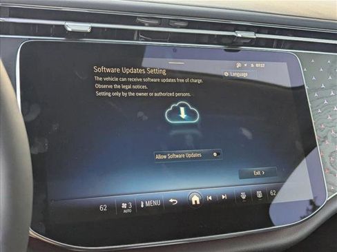 Used 2025 Mercedes-Benz E 350 Sedan image 15