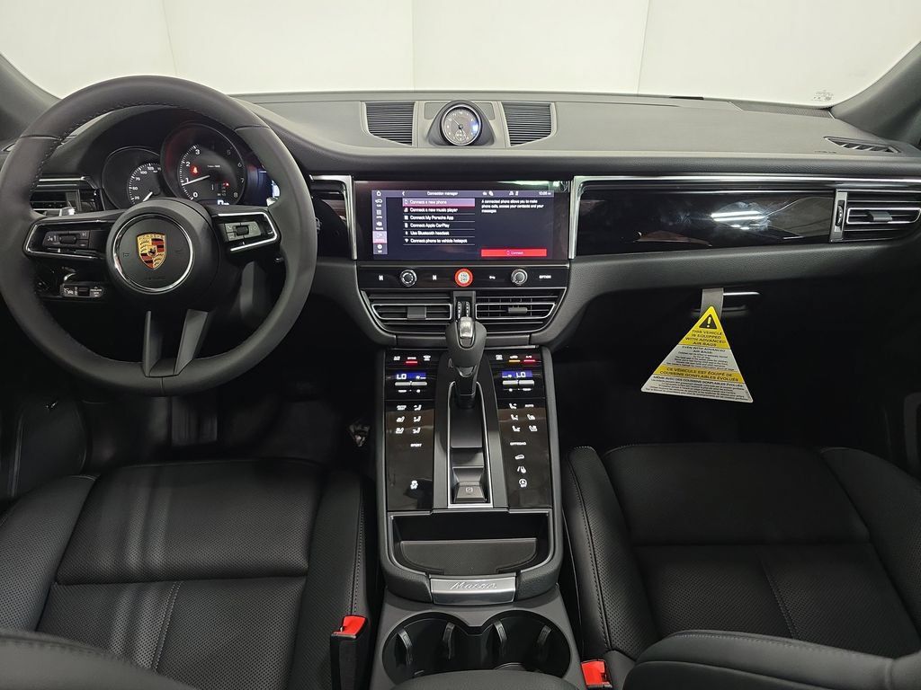 Certified 2026 Porsche Macan AWD/4WD image 13