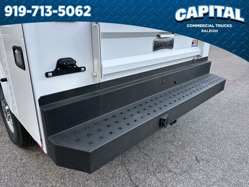 New 2026 Ford F350 XL w/ XL Chrome Package image 17