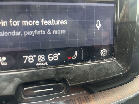 Used 2024 Volvo XC60 B5 Plus image 21