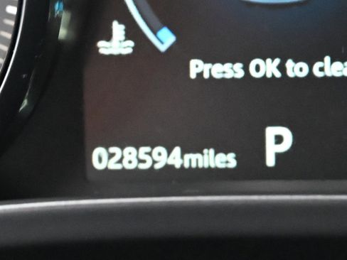 Used 2020 Jaguar F-PACE Premium image 17