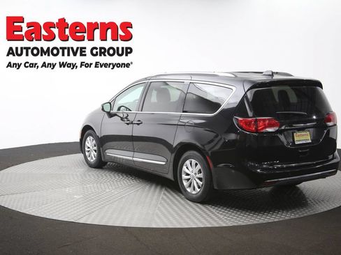 Used 2019 Chrysler Pacifica Touring-L FWD image 63