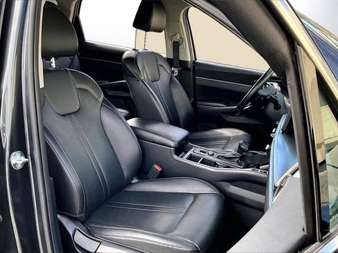 Used 2024 Kia Sorento S image 23