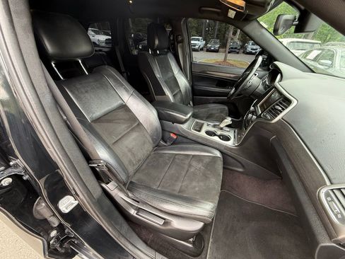 Used 2017 Jeep Grand Cherokee Altitude image 25