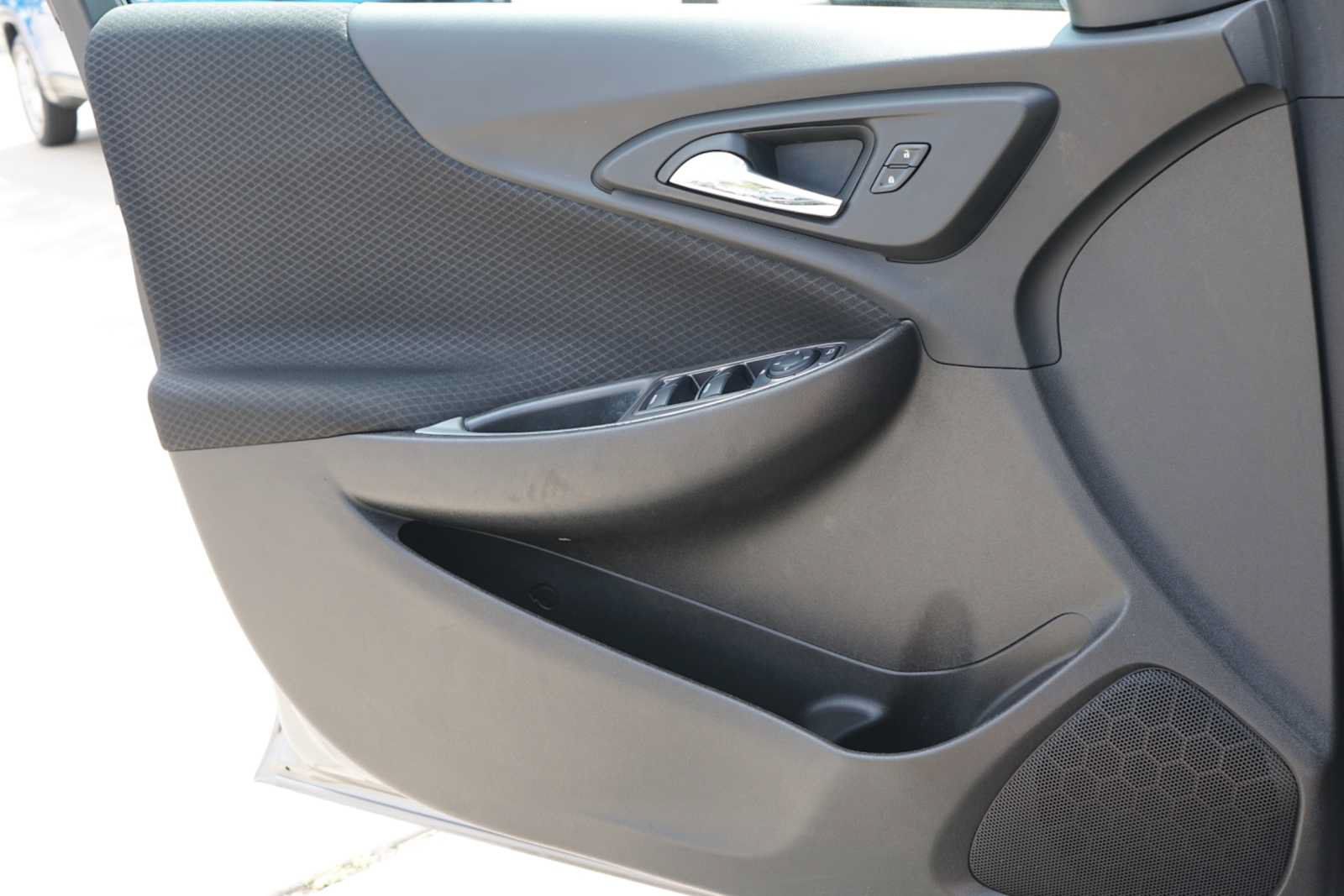 Used 2025 Chevrolet Malibu LT FWD image 16