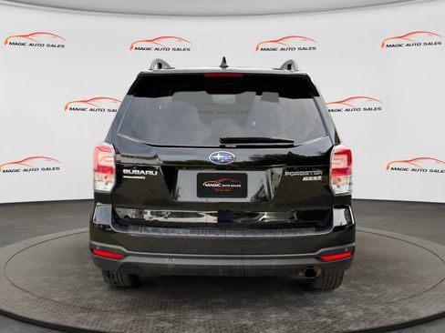 Used 2017 Subaru Forester 2.5i Touring AWD/4WD image 9