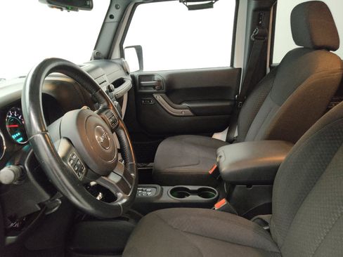 Used 2013 Jeep Wrangler Unlimited Sport image 17