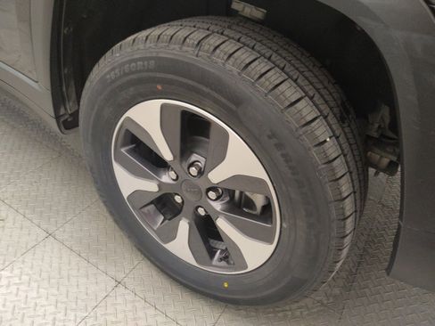 Used 2022 Jeep Grand Cherokee Limited 4xe image 31