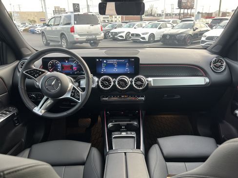 Used 2025 Mercedes-Benz GLB 250 image 30
