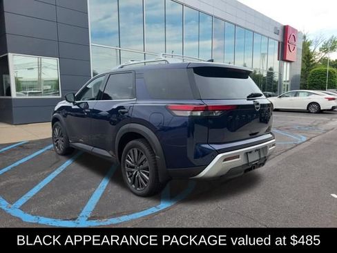 Certified 2025 Nissan Pathfinder SL w/ SL Premium Package AWD/4WD image 5