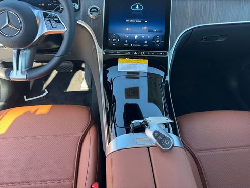 New 2026 Mercedes-Benz GLC 300 image 11