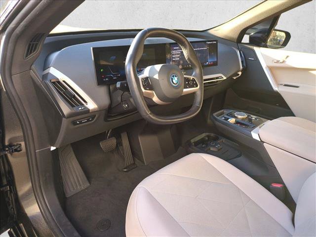 Used 2024 BMW iX xDrive50 w/ Sport Package AWD/4WD image 10