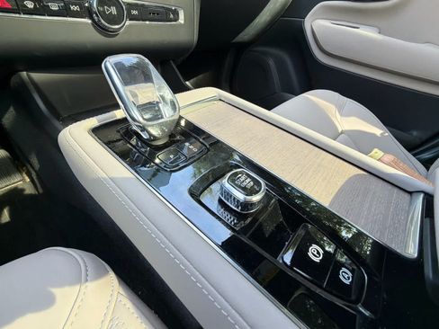 Used 2025 Volvo XC90 B5 Core AWD/4WD image 29